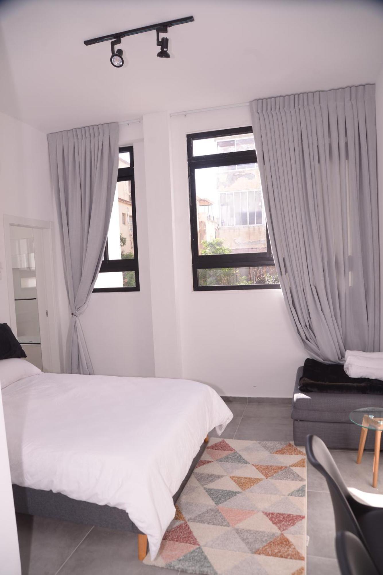 Yona 8 Bed & Breakfast Tel Aviv Room photo